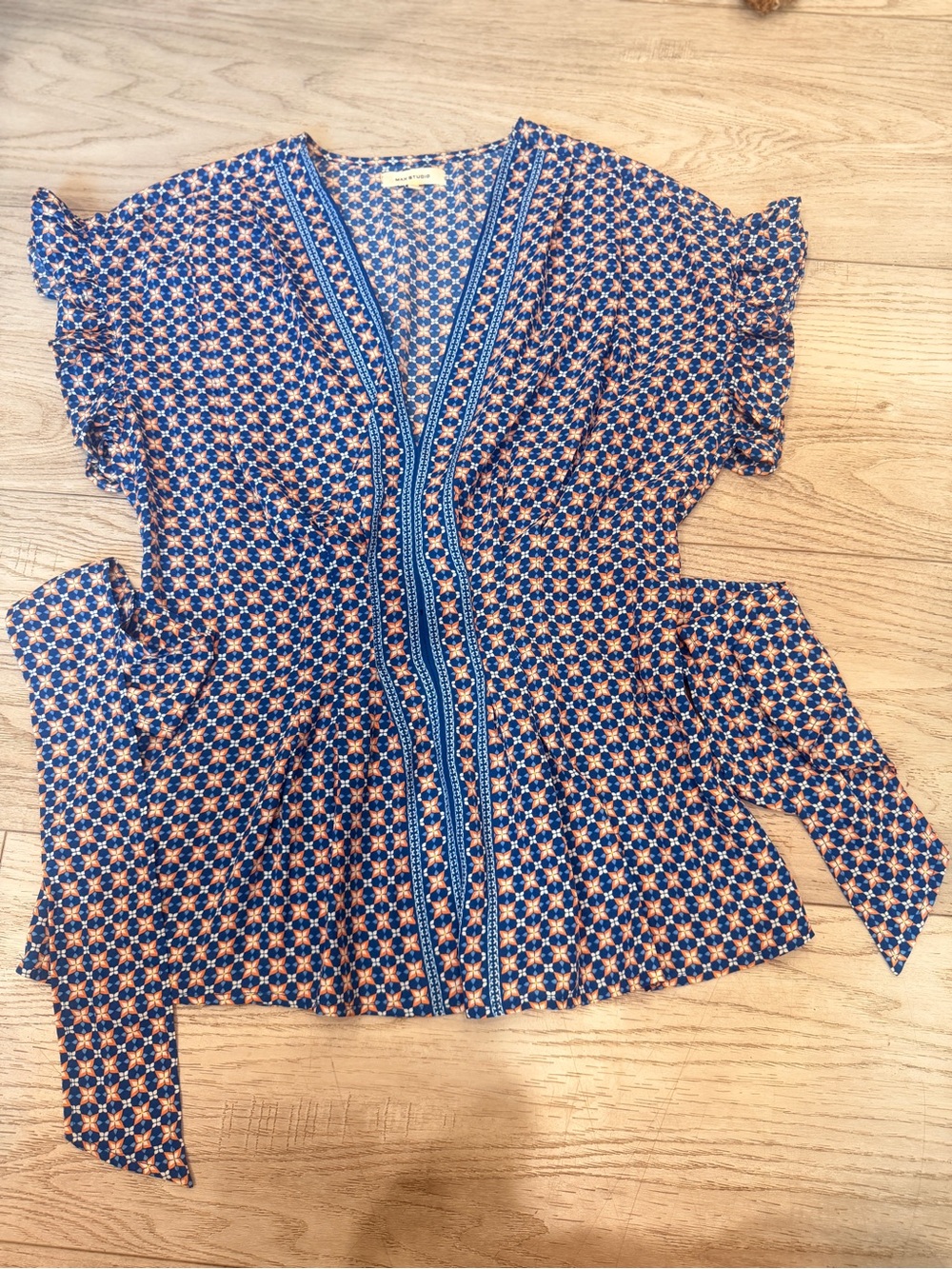 Max Studio Geometric Print Smocked Back V-Neck Blouse Top Size S